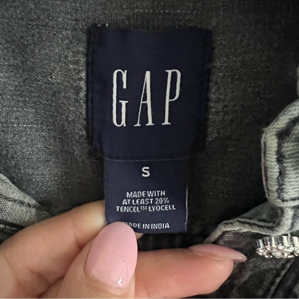 GAP Charcoal Chambray Ruffle and Pleated Button-Up Blouse Small Women’s - Picture 5 of 5